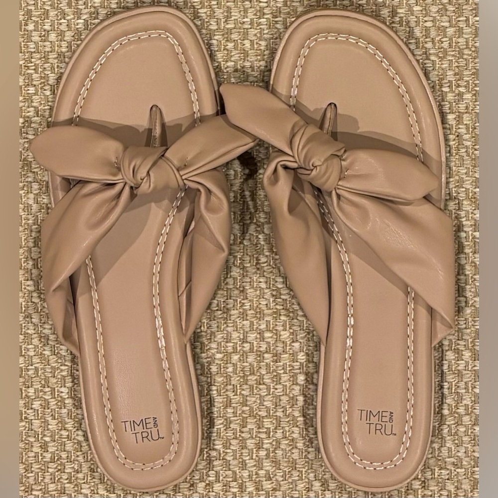 Time and Tru Women's Bow Knot Sandals - Beige